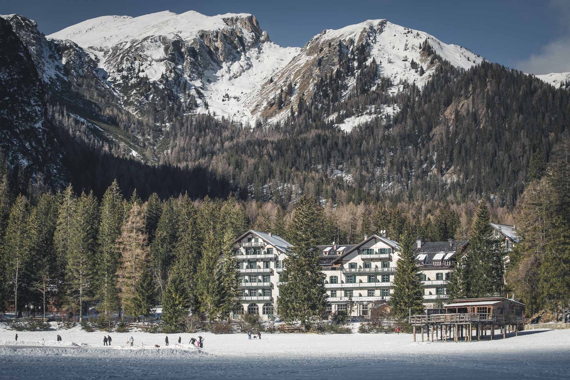 Le attività turistiche intorno al lago di Braies