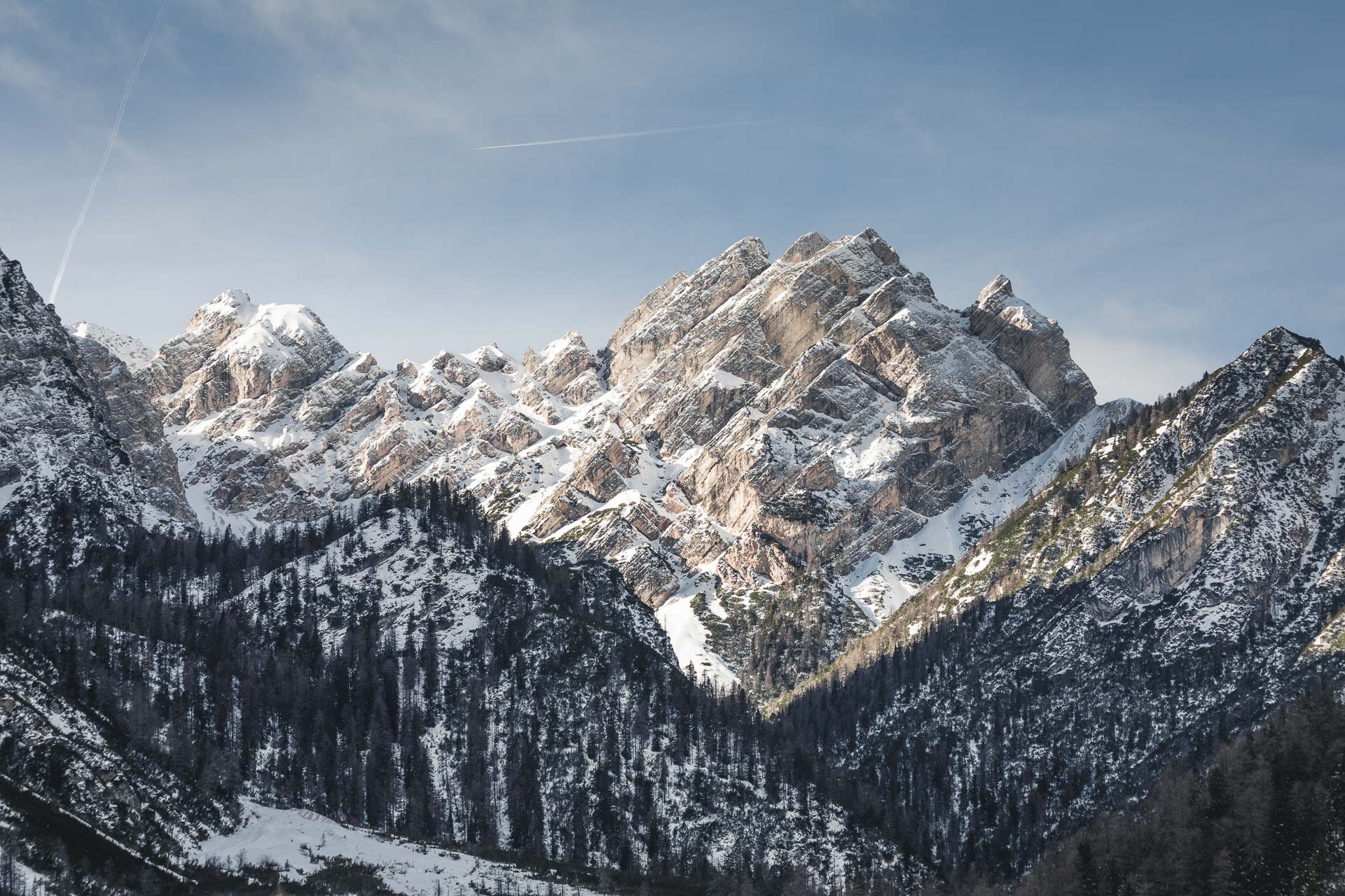 Montagne intorno al lago di Braies