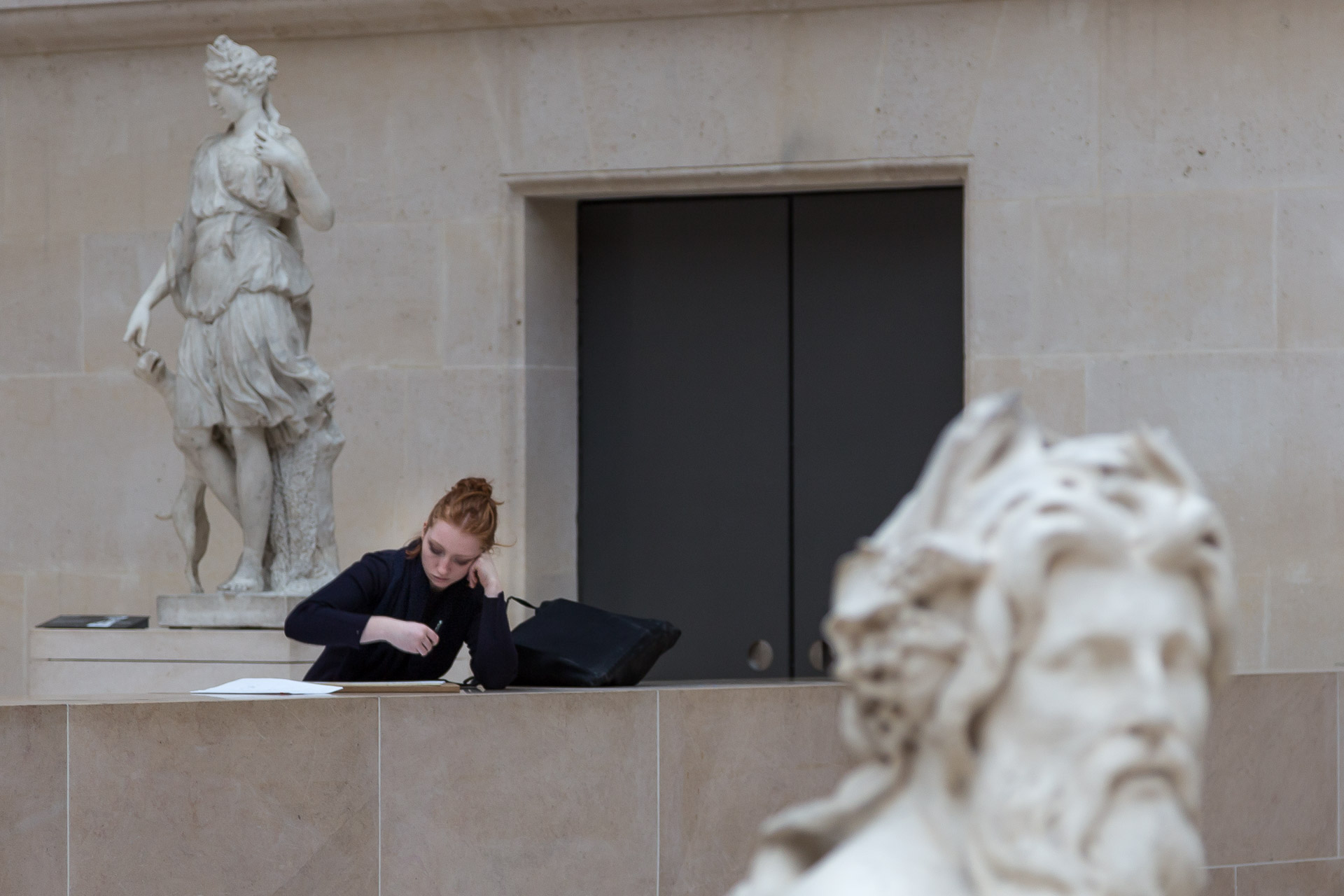 Louvre statues in Paris painted by a girl