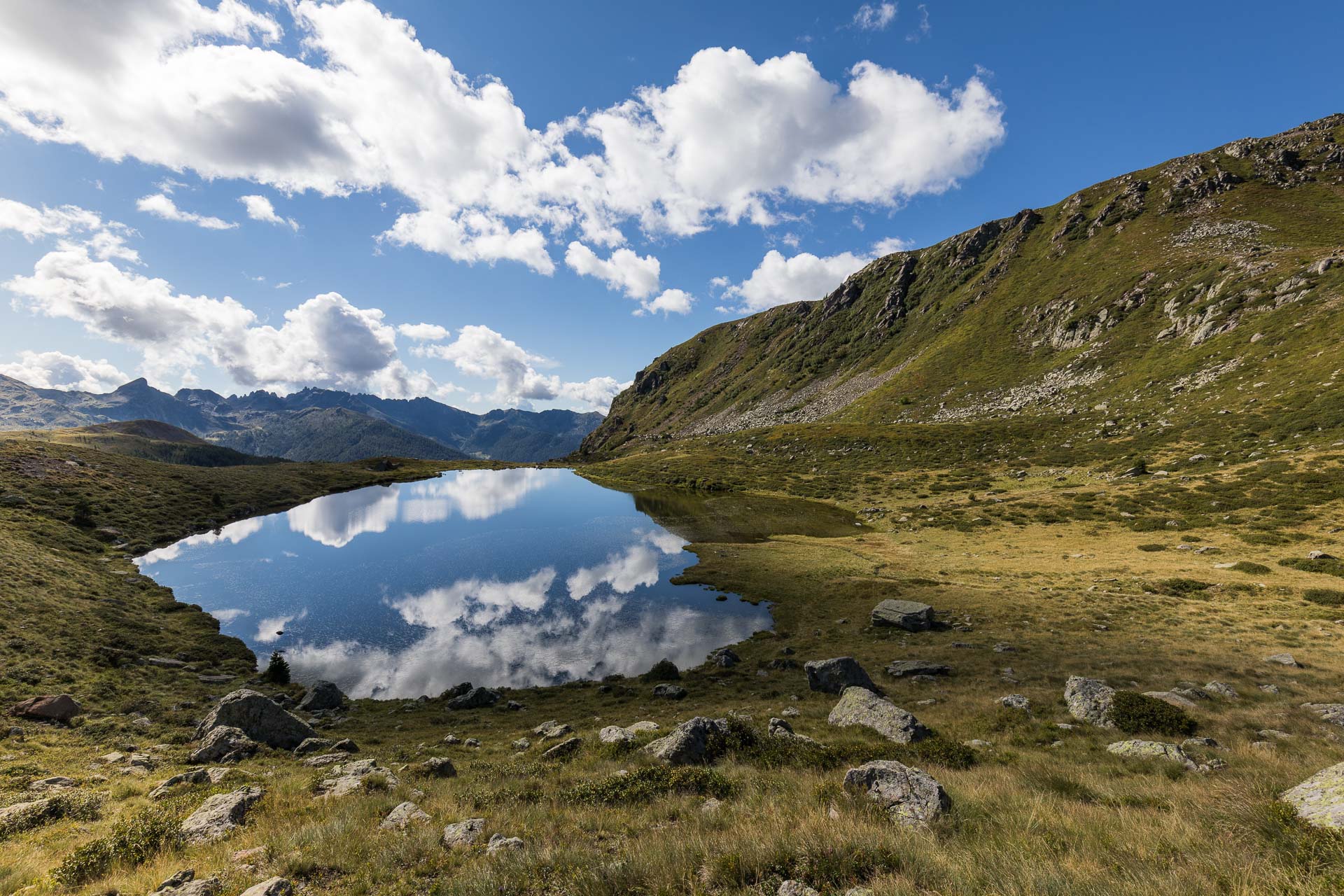 Riflessi delle nuvole nei laghi delle Buse Basse